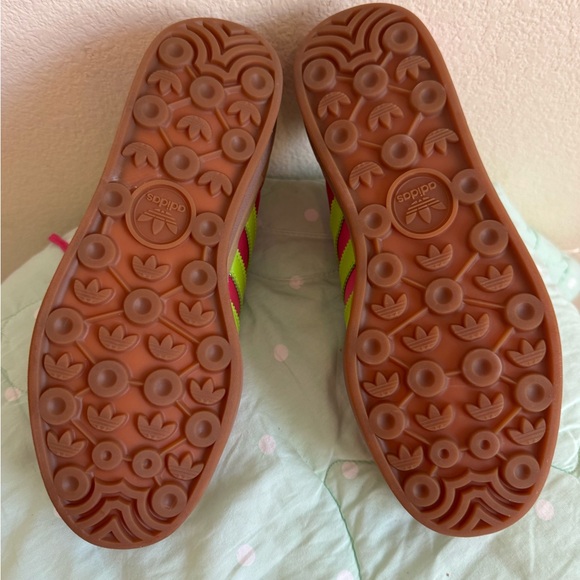 NWT Addias Gazelle Bold Pink and Lime Green Accents Women’s size 8 - Picture 11 of 16